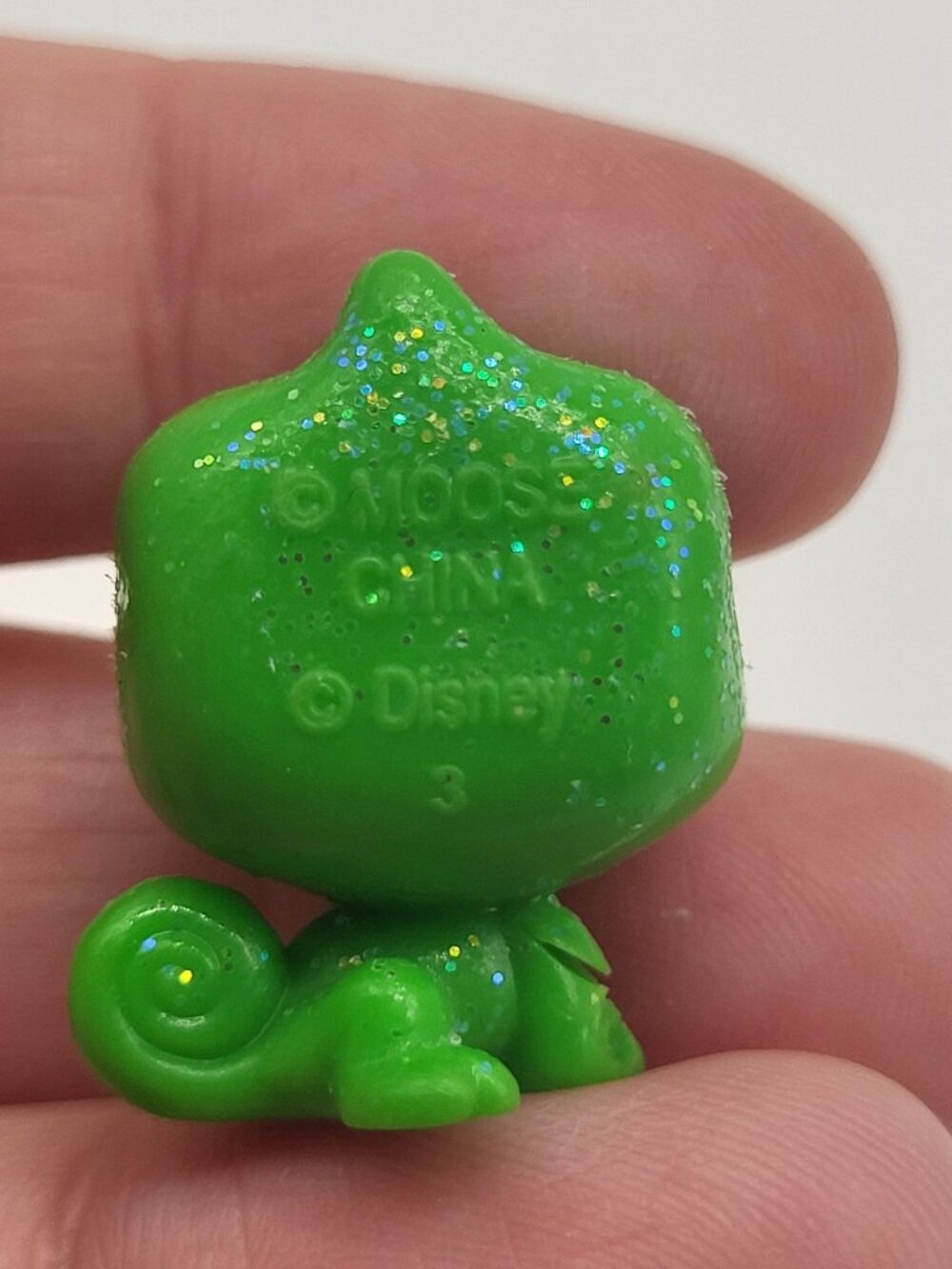 Disney Doorables Pascal the Chameleon Tangled Glitter Figure Green Moose - Picture 6 of 8